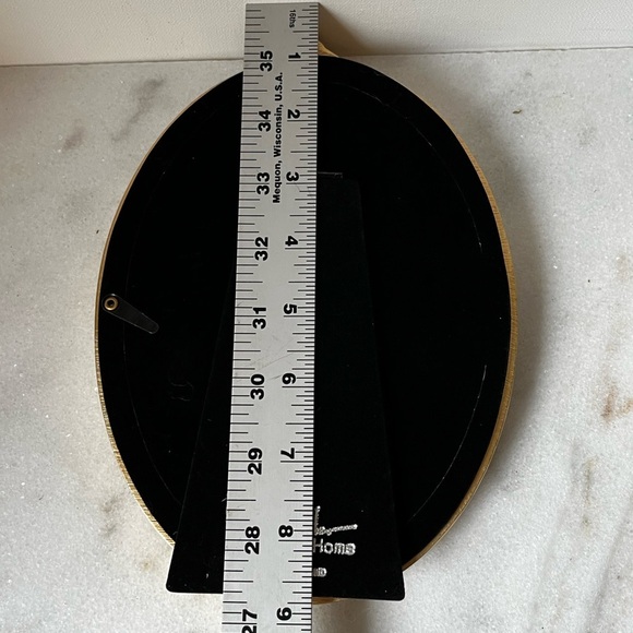 Nicole Miller Ornate Gold Oval Frame for 5x7” photo - Picture 10 of 11